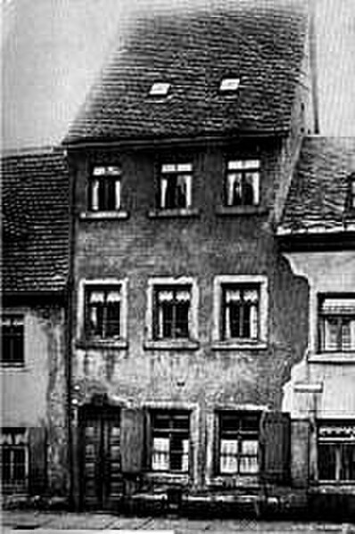 The family house then on Niedergasse 111, where Karl May was born in Hohenstein-Ernstthal. The house was inherited by May's mother in 1838 and sold in
