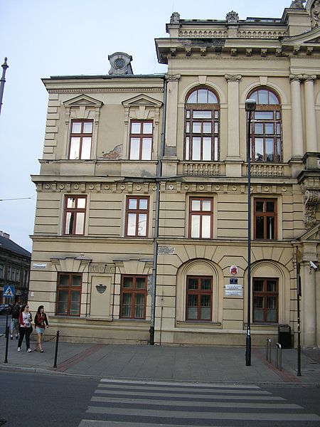 File:New Town Hall of Podgorze in Kraków 1.jpg