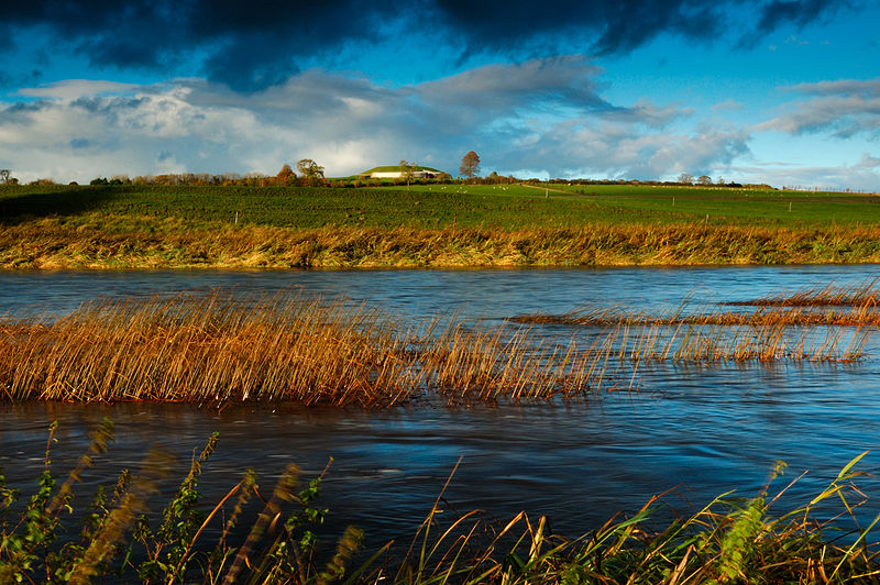 File:Newgrange-bank.jpg