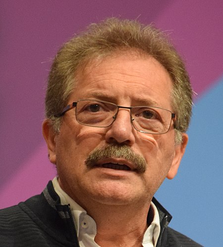 Tập tin:Nico Cué. Parteitag Die Linke Bonn, 2019 (cropped).jpg