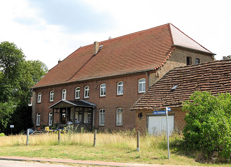 File:Nossentin Gutshaus 2009-07-16 131.jpg