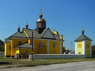 Obenyzhi Turiyskyi Volynska-Exaltation of the Holy Cross church&Bell tower-general view.jpg