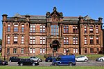 Braeside Street, Kilmarnock Academy, включая дом уборщика, пограничные стены, ворота, ворота и перила