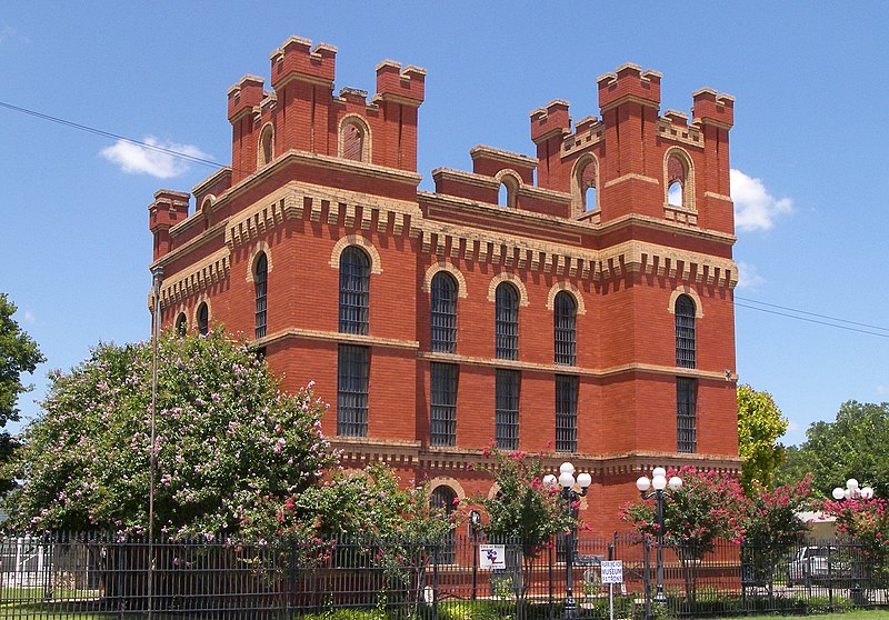 File:Old mcculloch county jail.jpg