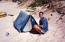  Olivier Racine devant sa tente où il vécu 4 ans à Nai Harn Beach en Thaïlande