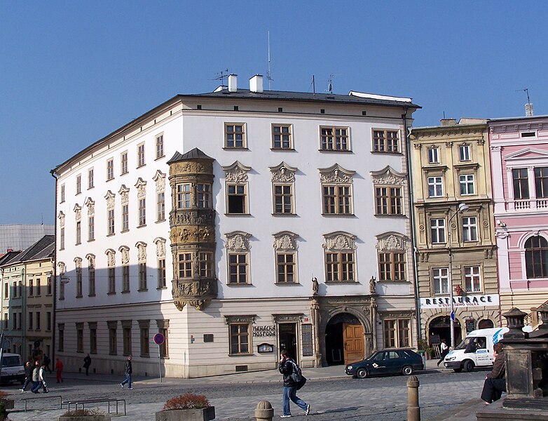 File:Olomouc, Hauenschildův dům.jpg