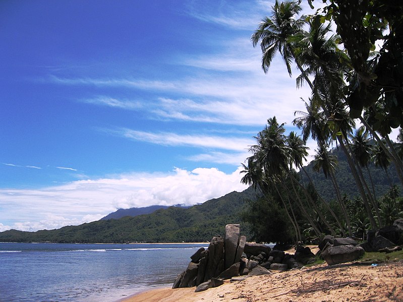 File:Pantai dekat Tapak Tuan - panoramio.jpg