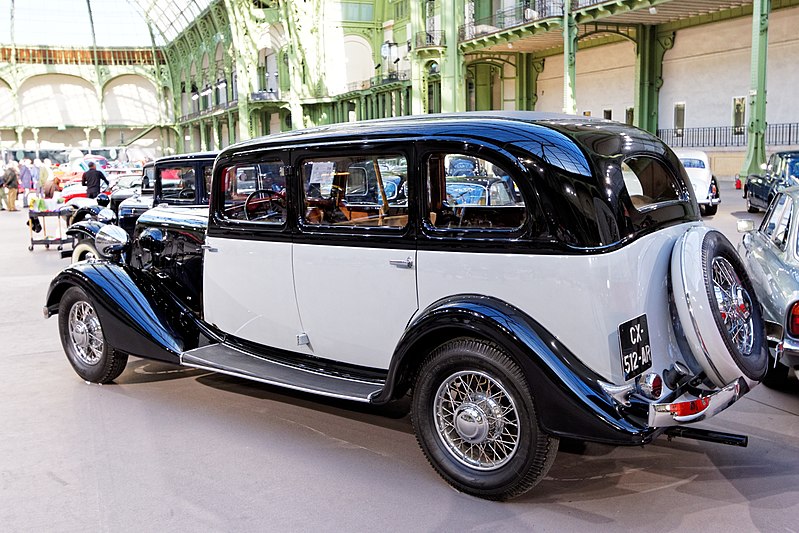 File:Paris - Bonhams 2016 - Renault Vivastella PG9 limousine - 1934 - 002.jpg