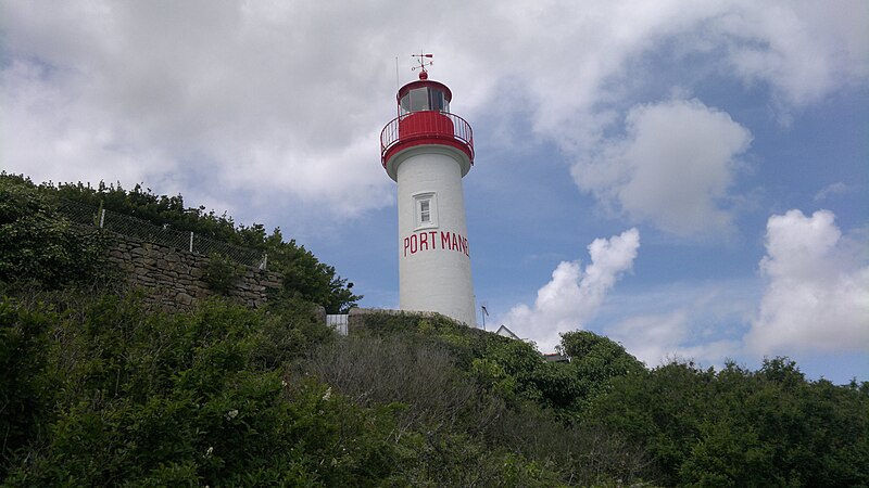 File:Phare de Port Manec'h.jpg