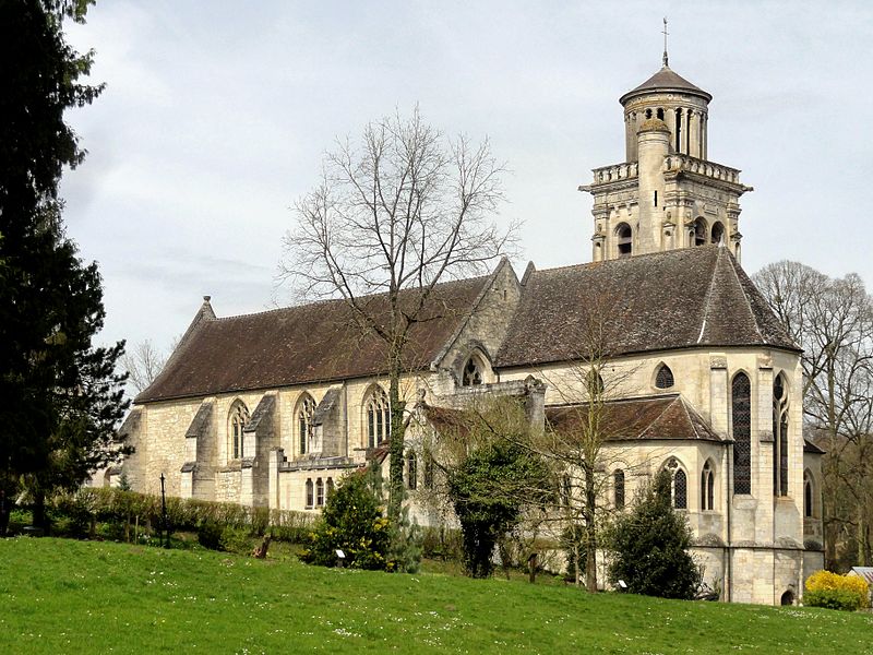 File:Pierrefonds (60), église St-Sulpice, vue depuis le sud-est 2.jpg