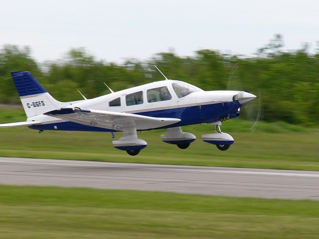 Piper PA-28 Cherokee - Wikipedia