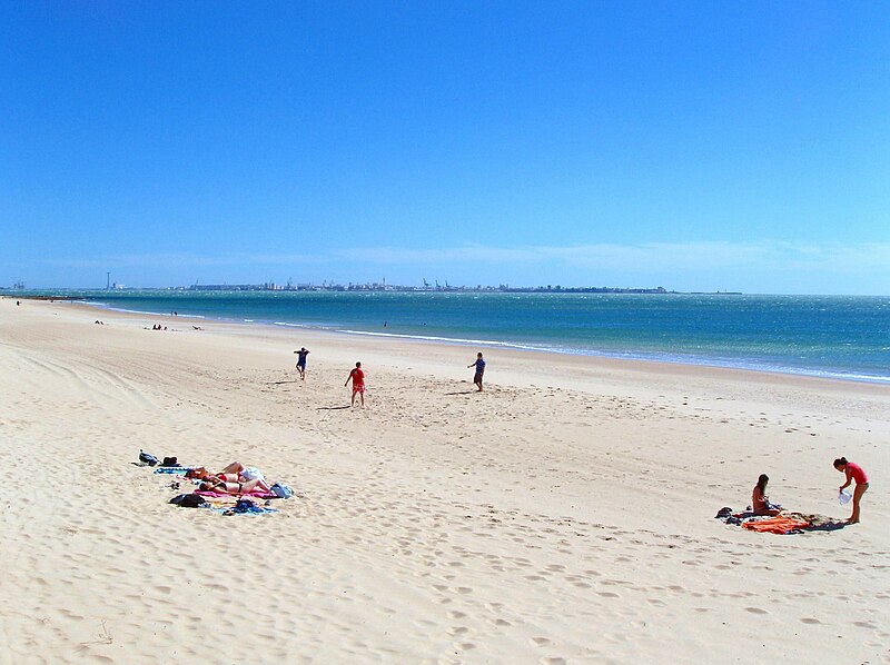 File:Playa de El Buzo 2 de mayo de 2009.jpg