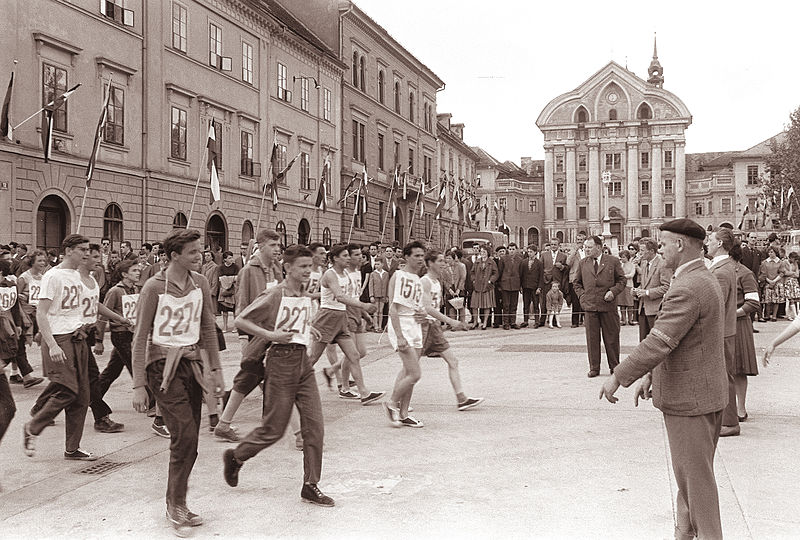 File:Pohod ob žici okupirane Ljubljane 1961 (16).jpg