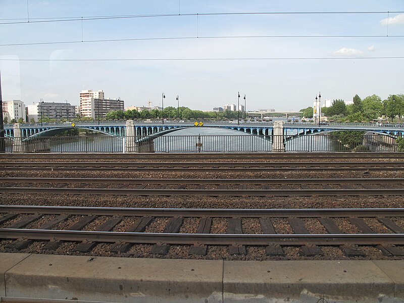 File:Pont d'Asnières vers Gennevilliers.jpg