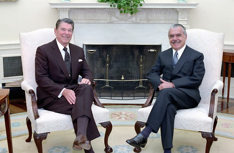 File:President Ronald Reagan meeting with President José Sarney of Brazil.jpg