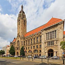 Rathaus Charlottenburg Berlin Otto-Suhr-Allee 07-2015.jpg