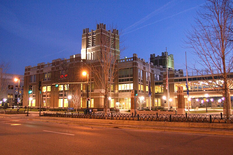 File:Raynor library, Marquette University.jpg