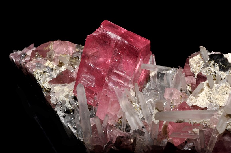 File:Rhodocrosite et quartz 6(USA).jpg