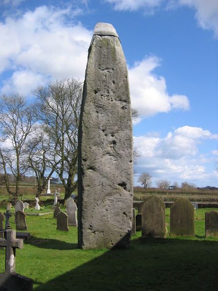 File:RudstonMonolith(StephenHorncastle)Apr2006.jpg