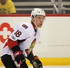 Ryan Dzingel Ottawa Senatorsin paidassa itäisen konferenssin finaaliottelussa Pittsburgh Penguinsia vastaan keväällä 2017.