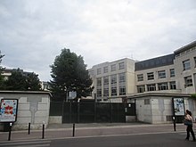 Ensemble scolaire Saint-Michel de Saint-Mandé, avenue du Général-de-Gaulle.