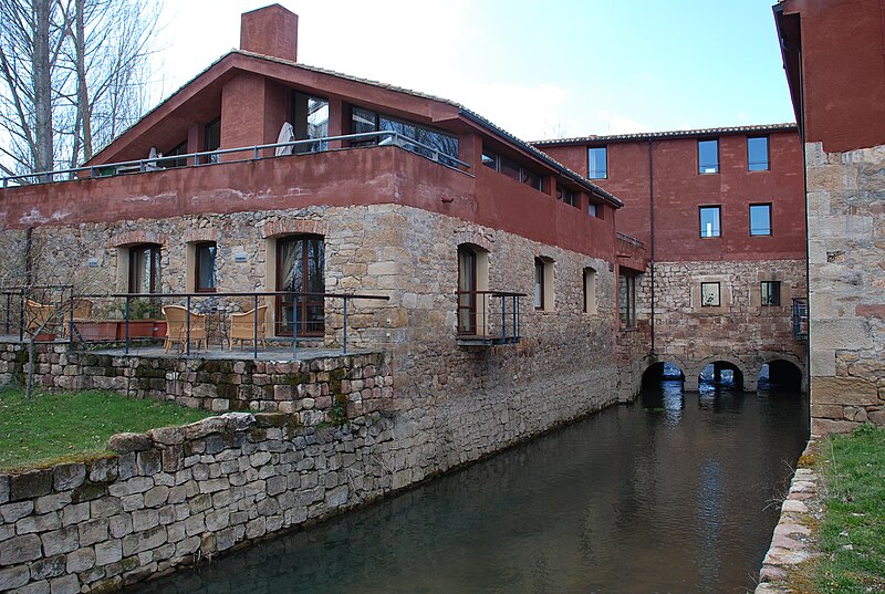 File:Salinas de Pisuerga 001 Molino.jpg