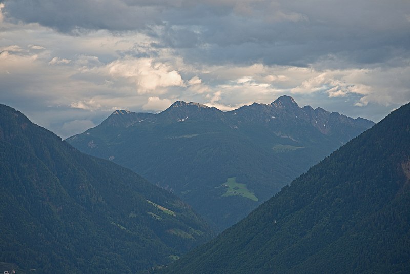 File:Schenna St. Georgen Falschauer Valley and Ortler Alps 2.jpg