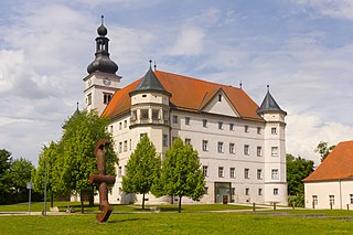 <span class="mw-page-title-main">Schloss Hartheim</span> Castle at Alkoven in Upper Austria