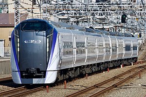 「あずさ」「かいじ」「富士回遊」など 中央東線の特急で使用されるE353系 （2019年3月18日 阿佐ケ谷駅）