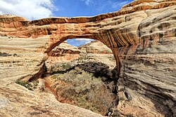 Sipapu Natural Bridge (15263758943).jpg