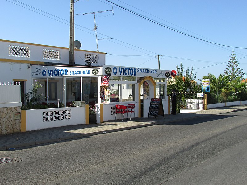 File:Snack Bar O Victor, Branqueira, Albufeira. 14 October 2016.JPG