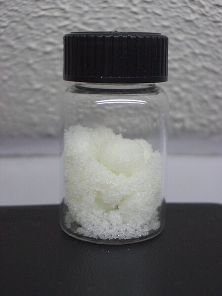 File:Sodium nitrite crystals.jpg
