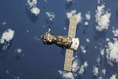 Фото космического корабля в космосе. Пилотируемый космический корабль Союз-ТМА. Союз-23 пилотируемый космический корабль. Космического корабля Союз ТМА-17. Космический корабль «Союз ТМ-25».