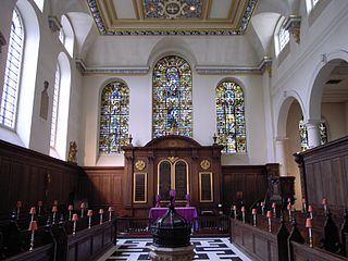 Intérieur de l'église Saint-Vedast alias Foster dans la Cité de Londres.