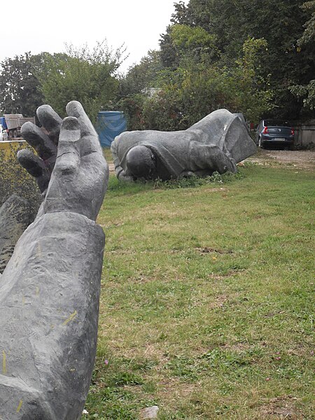 File:Statue of Lenin and hand of Groza.JPG