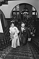 Stien Kaiser en echtgenoot Hisco Baas op de trap, Bestanddeelnr 924-4120.jpg