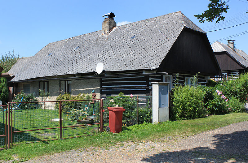 File:Strašice, house No. 31.jpg