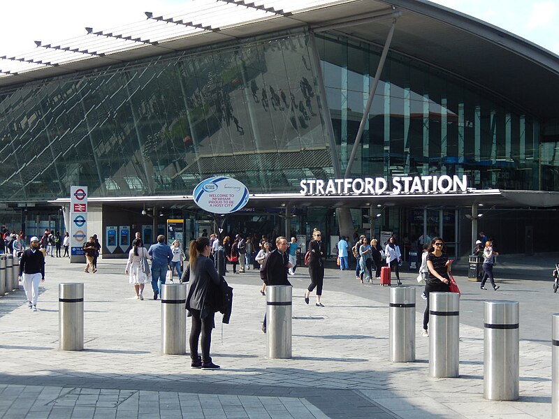 File:Stratford Station - geograph.org.uk - 4661430.jpg