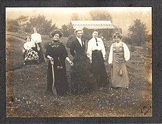 Suffragettes in Colonel Blathwayt's garden.jpg