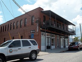Brick building on North Franklin Tampa FL Upper North Franklin St HD04 and THHD maybe01.jpg
