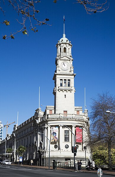 File:The Town Hall tower and clock, Auckland - 0232.jpg