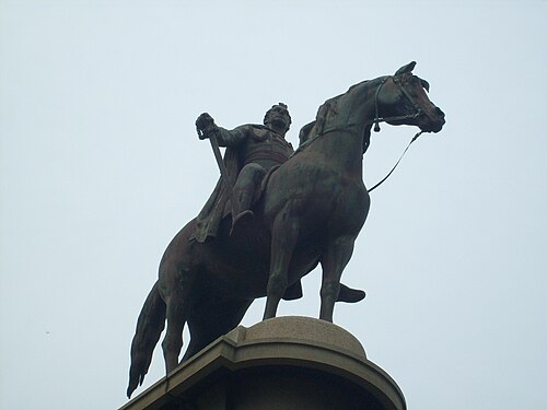 Thomas Munro and his horse Thomas Munro statue.jpg