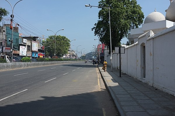 Anna Salai near the Thousand Lights Mosque