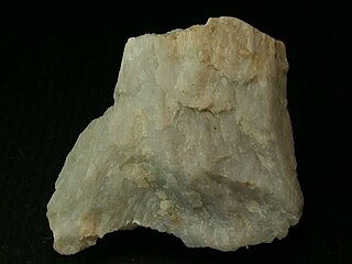 <span class="mw-page-title-main">Tilleyite</span> Calcium sorosilicate mineral