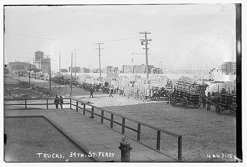 File:Trucks, 39th St. Ferry LOC 15309283077.jpg