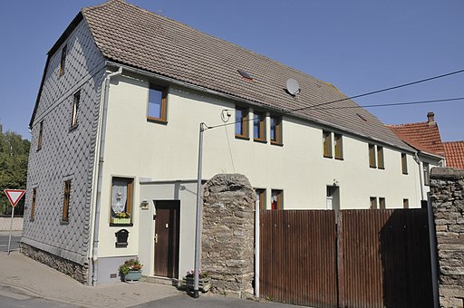 Tunzenhausen-Platz der Märzgefallenen 1-CTH