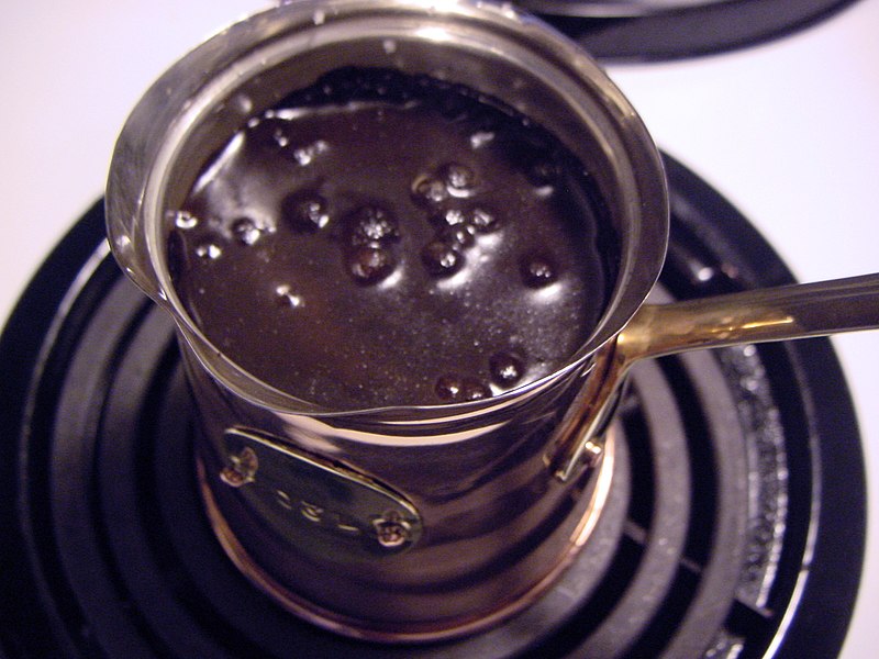 ملف:Turkish coffee starting to boil.jpg