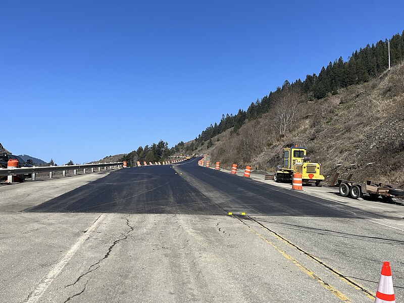 File:U.S. 101 Arizona Slide paving, March 16 (52760203594).jpg