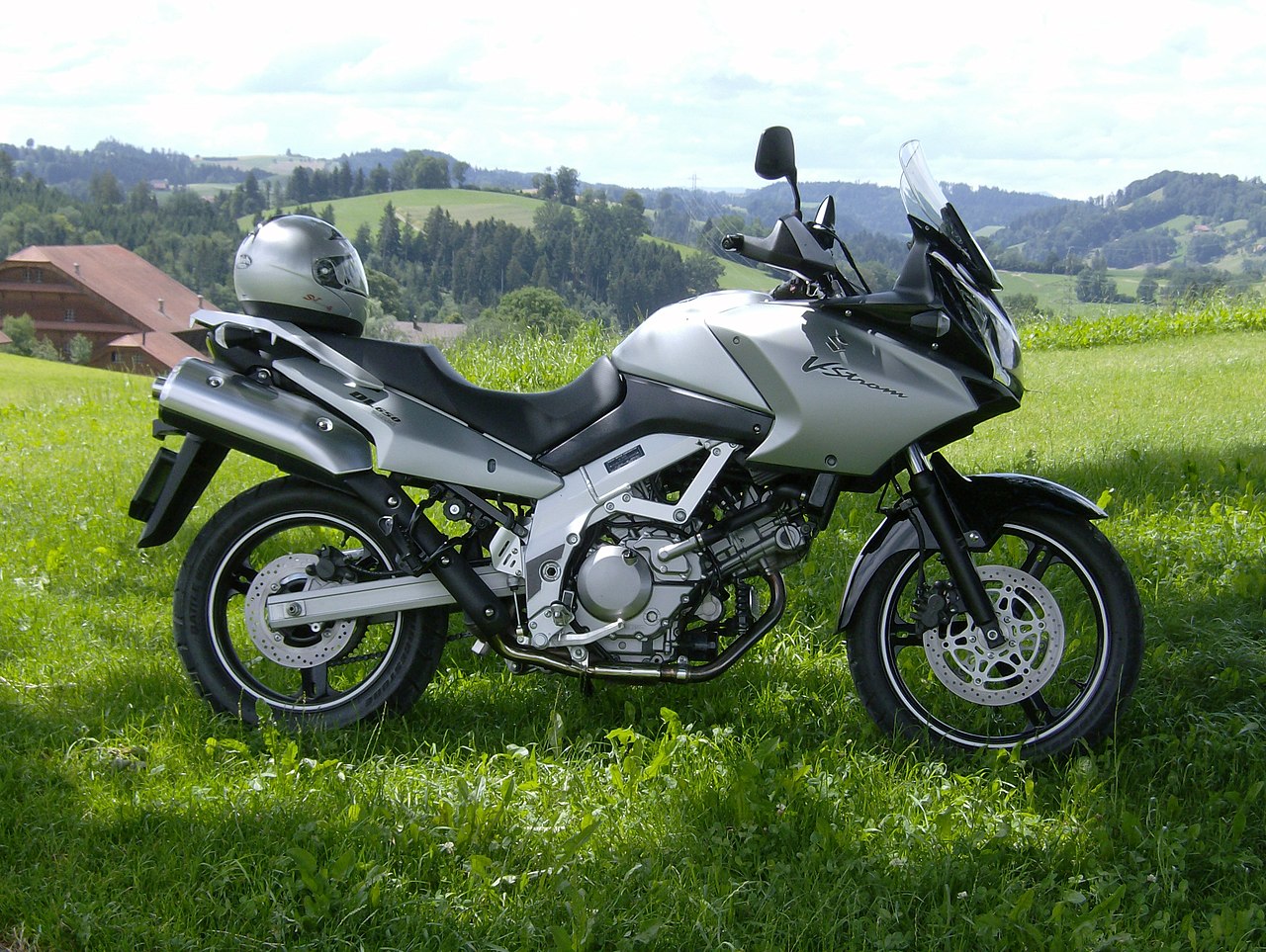 Category:Suzuki V-Strom 650 - Wikimedia Commons