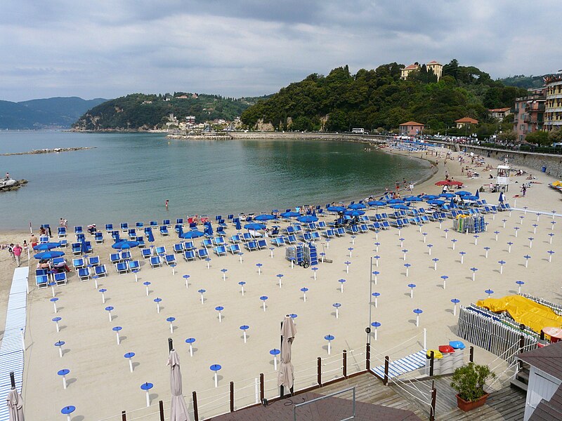 File:Venere Azzurra (Lerici)-spiaggia3.jpg